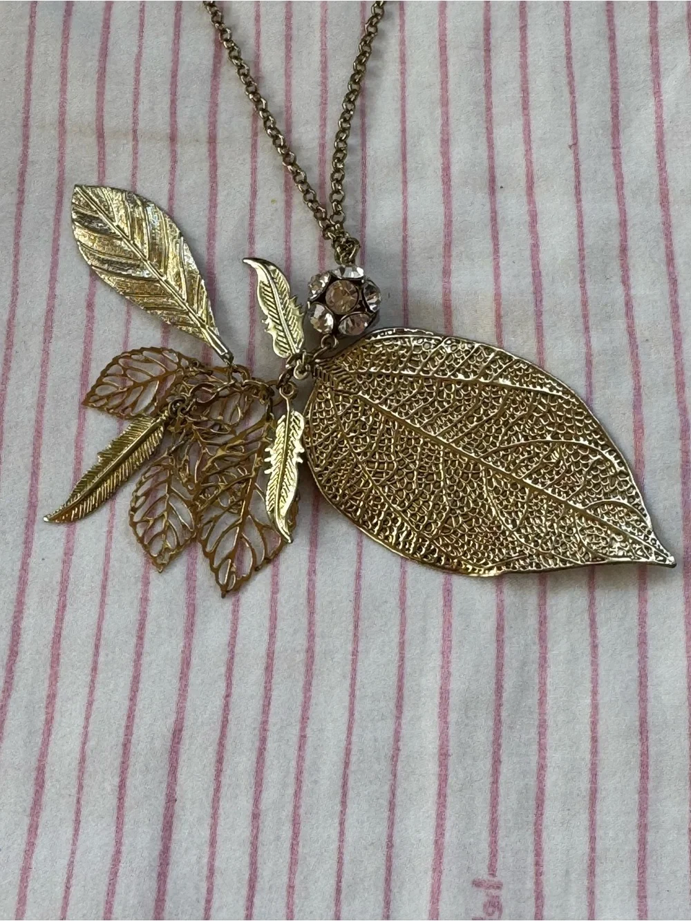 N/A elegant gold